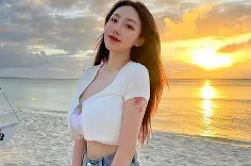 网红司晓迪直播骂白鹿素颜普通、媚男看不起人！评论区翻车连闺蜜都拆台蹭热度翻车最快的一次