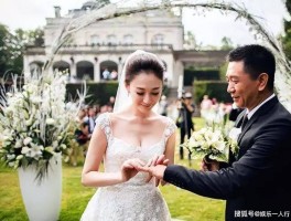 50岁李小冉现状曝光放低身段打工还债豪门梦破碎！如今丈夫成被执行人？